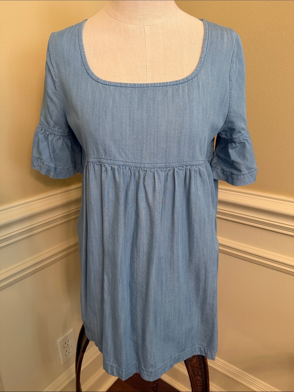easel Light Blue Chambray Top with Square Neck